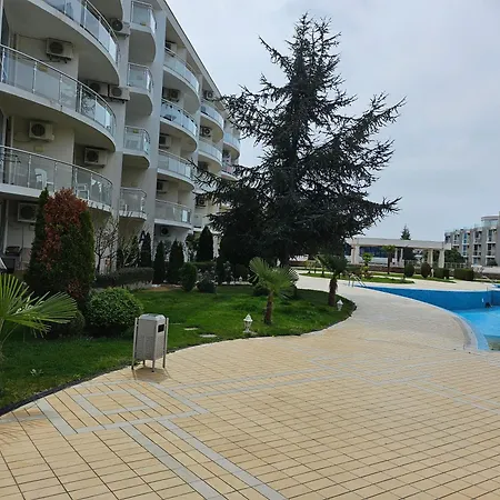 Apartment студио за в сарафово