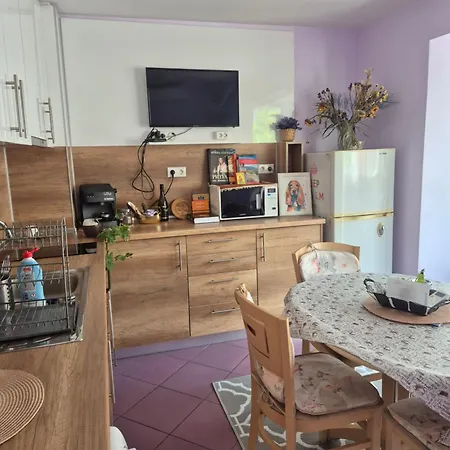 Apartment кирил и методий